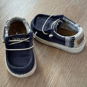 Wally Toddler Navy/natural Linen  hey dude size 7